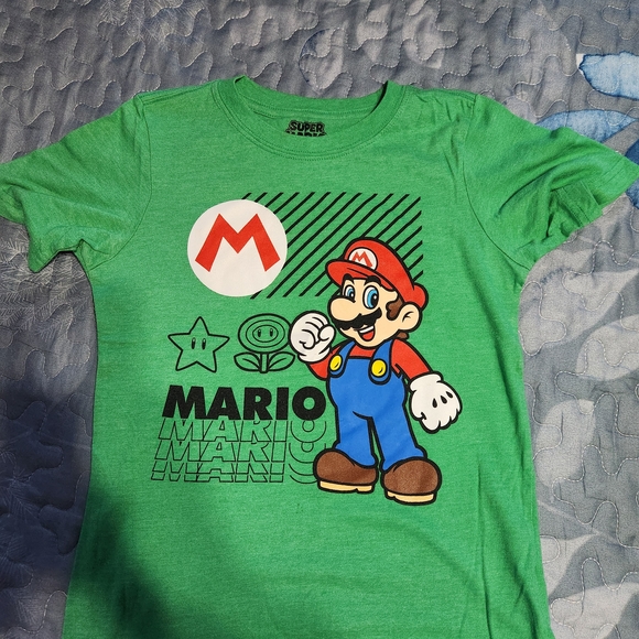 Nintendo Mario Green Short Sleeve Tee - Picture 2 of 8